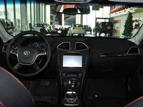 北京汽车(绅宝)  2.3T 自动 中控台整体