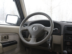 郑州日产(东风风度) 2.5T 手动 方向盘整体