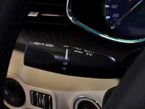 玛莎拉蒂  3.0T 方向盘左侧控制杆