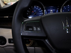 玛莎拉蒂  3.0T 方向盘左侧