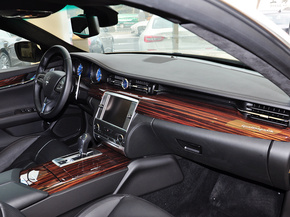 玛莎拉蒂  3.8T 中控台右侧