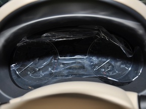 东风日产  2.5L 方向盘后方仪表盘