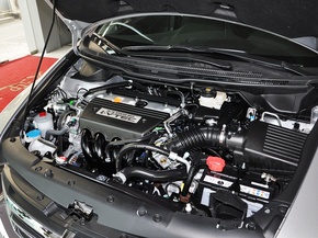 广汽本田 2.4L 自动 发动机主体特写