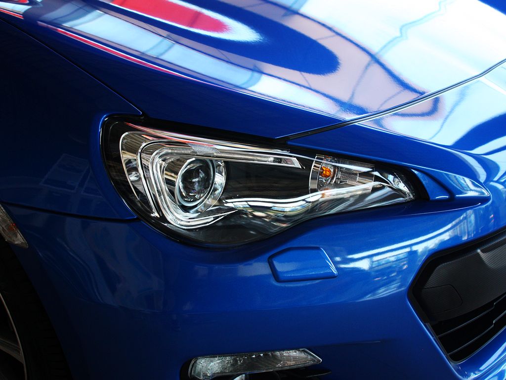 斯巴鲁  2.0L 自动 车辆右前大灯45度视角