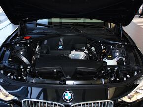 华晨宝马  320Li 2.0T 发动机局部特写