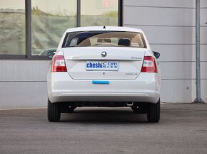 斯柯達  1.6L 手動 車輛正后方尾部視角