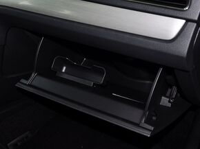 上海大众  改款 1.6L 手动 手套箱整体特写