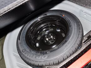 上海大众  改款 1.6L 手动 备胎整体