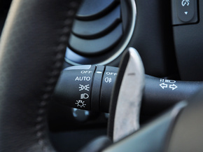 日产(进口)  3.8T DCT 方向盘左侧控制杆