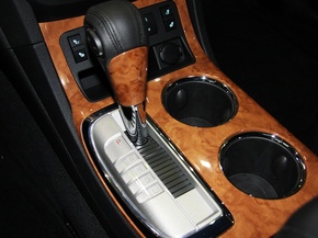 别克(进口)  3.6L 自动 挂档把手特写