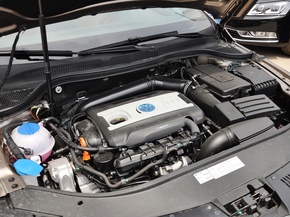 一汽-大众  2.0TSI DSG 发动机主体特写