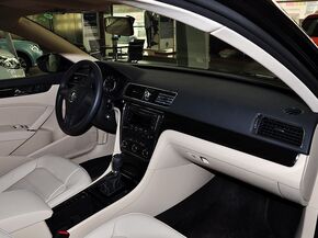 上海大众  1.8TSI DSG 中控台右侧