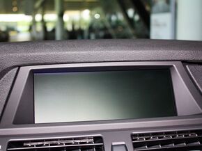宝马(进口)  3.0T 中控仪表台上方