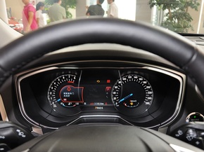 长安福特  2.0T AT 仪表盘