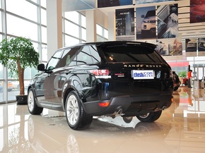路虎 5.0T 自动 车辆左后45度视角