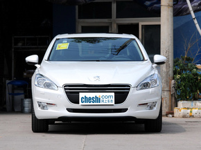 东风标致  2.3L 自动 车头正面视角