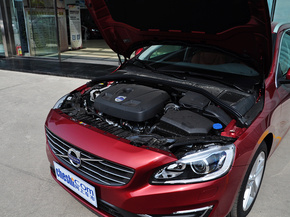 沃尔沃(进口)  改款 2.0T 自动 发动机主体特写