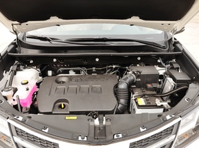 一汽丰田  2.0L CVT 发动机局部特写