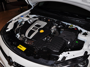 MG  掀背 1.8DVVT TST 发动机主体特写