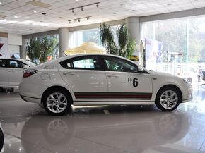 MG  掀背 1.8T TST 车辆正右侧