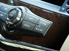 英菲尼迪  5.6L 自动