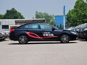 一汽奔腾  1.8L 自动 车辆正右侧