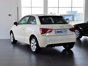 奥迪(进口) 30 TFSI 车辆左后45度视角