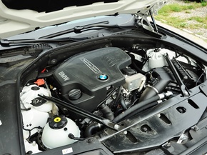 华晨宝马 525Li 发动机主体特写