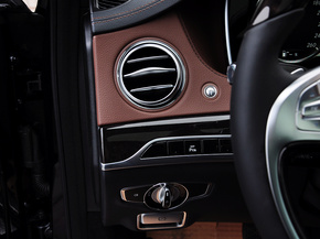 奔驰(进口)  S400L 3.0T 自动 方向盘左后仪表台