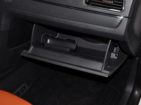 上海大众  1.6L 自动 手套箱整体特写