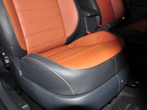 上汽大众  1.4T DSG 副驾驶席下方储物空间