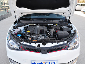 MG 1.5T 自动 发动机局部特写