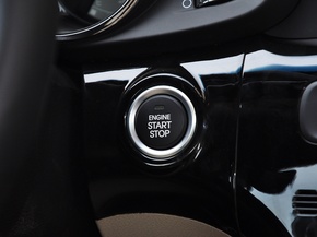 东风悦达起亚  2.0L AT 车辆点火开关特写