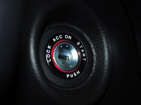 东风悦达起亚  2.0L AT 车辆点火开关特写