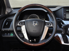 广汽本田  2.4L 自动 方向盘整体