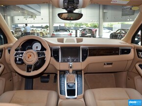 保时捷  Macan 中控台整体