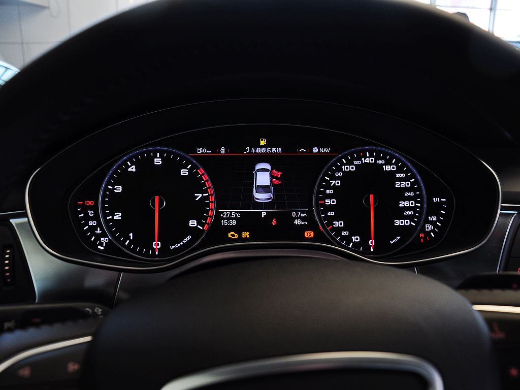 一汽奥迪  TFSI 方向盘后方仪表盘