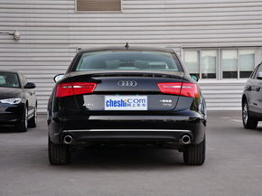 一汽奥迪  TFSI 手动 车辆正后方尾部视角