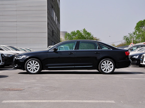 一汽奥迪 35 FSI 车辆左正侧视角