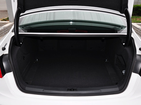 一汽奥迪  30 FSI 后备箱局部特写