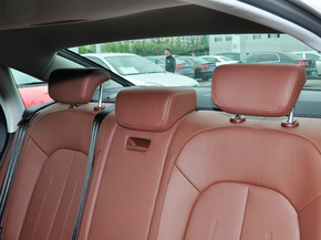 一汽奥迪  30 FSI 第二排座椅头枕整体