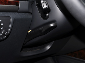 一汽奥迪  30 FSI 方向盘调节