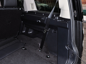 路虎  3.0T V6 SC 后备箱右侧功能特写