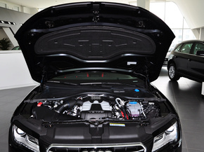 奥迪(进口)  3.0T DCT 发动机局部特写