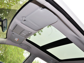 东风日产  2.5L XL CVT 车顶内部特写