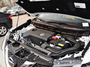 东风日产 2.5L XV CVT 发动机主体特写