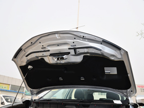 东风日产 2.0L XL CVT 发动机罩特写