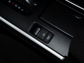 广汽本田  2.0L LX CVT 驻车制动器