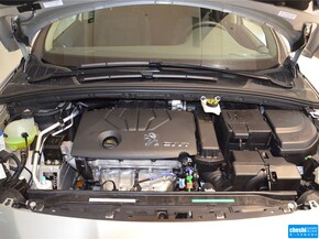 东风标致  乐享版 1.6L 手动 发动机局部特写