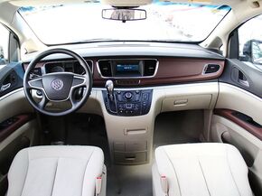 别克  2.4L 自动 中控台整体